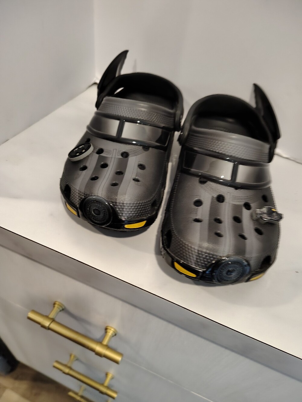 Batman Crocs - Picture 2 of 5